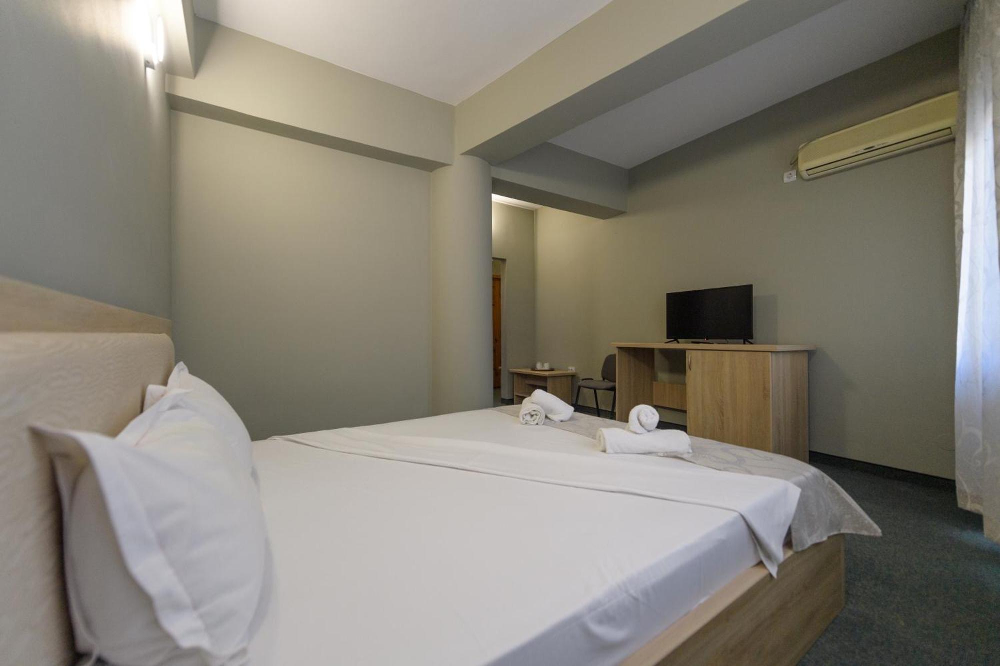 Hotel Cora Constanta Exterior photo